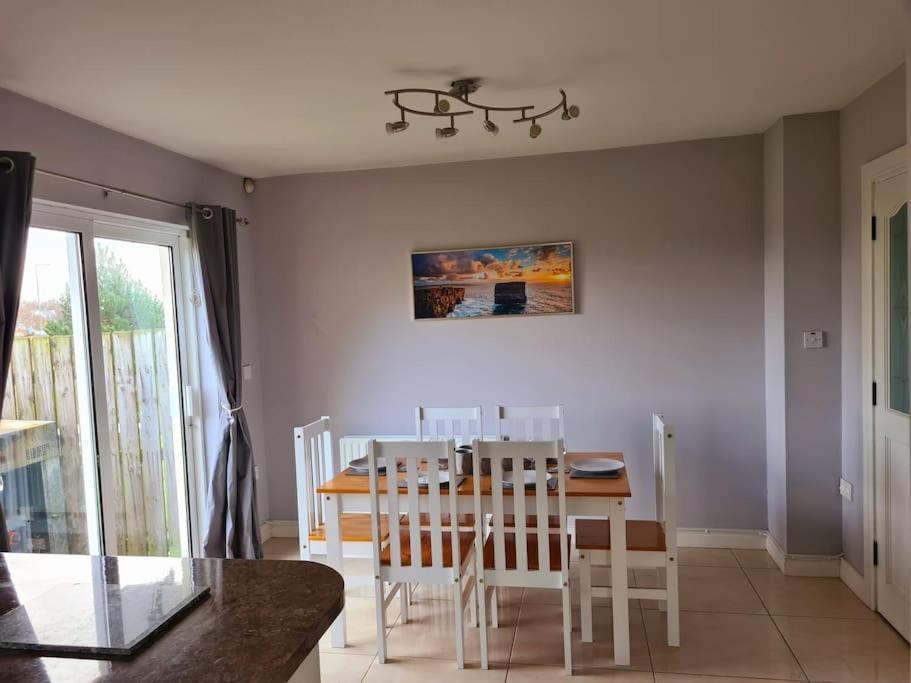Bundoran Seaside Stays House - Wifi, Large Spacious Home Exterior foto