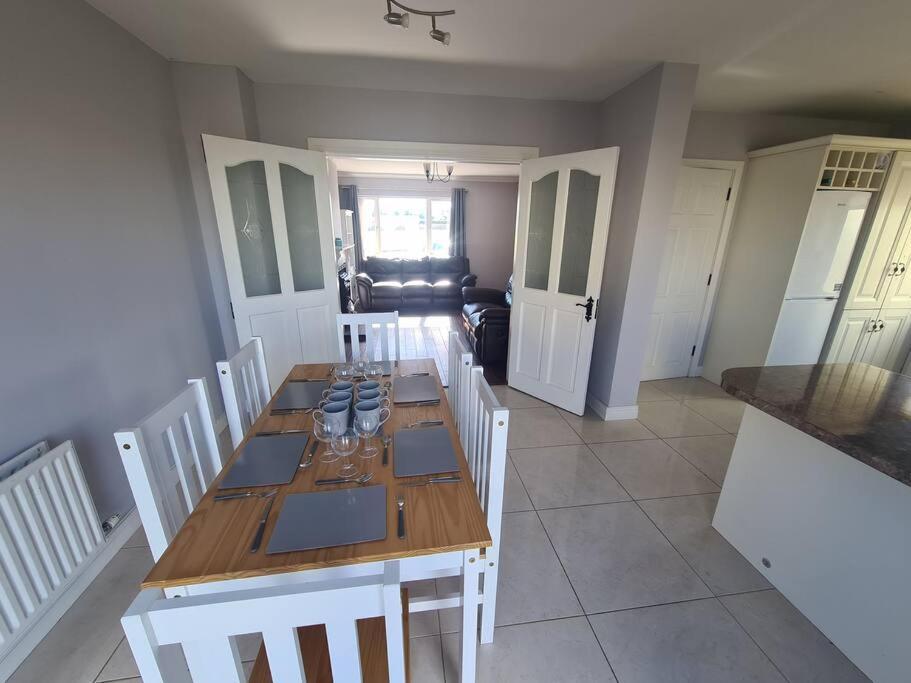 Bundoran Seaside Stays House - Wifi, Large Spacious Home Exterior foto